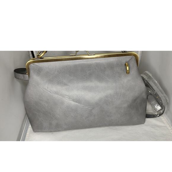 Elle & Jae Gypset Gray Purse Crossbody Handbag 3D Floral NWT Vegan Leather - Picture 3 of 9